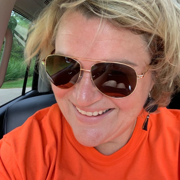 Meet your Posher, Rebecca - Picture 1 of 1